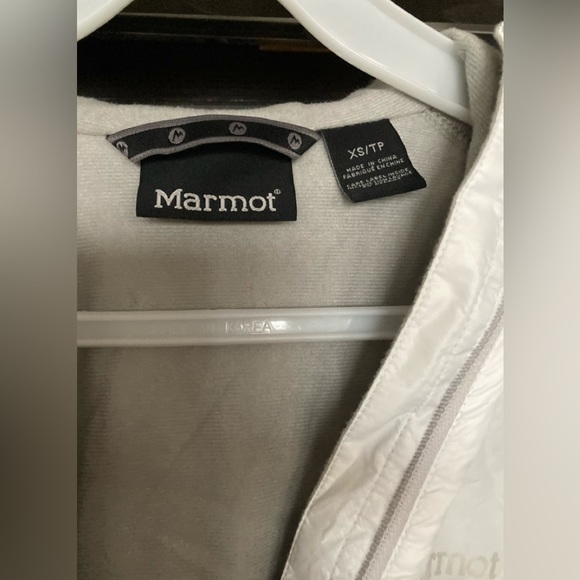 Womens MARMOT hooded rain jacket - Picture 3 of 3